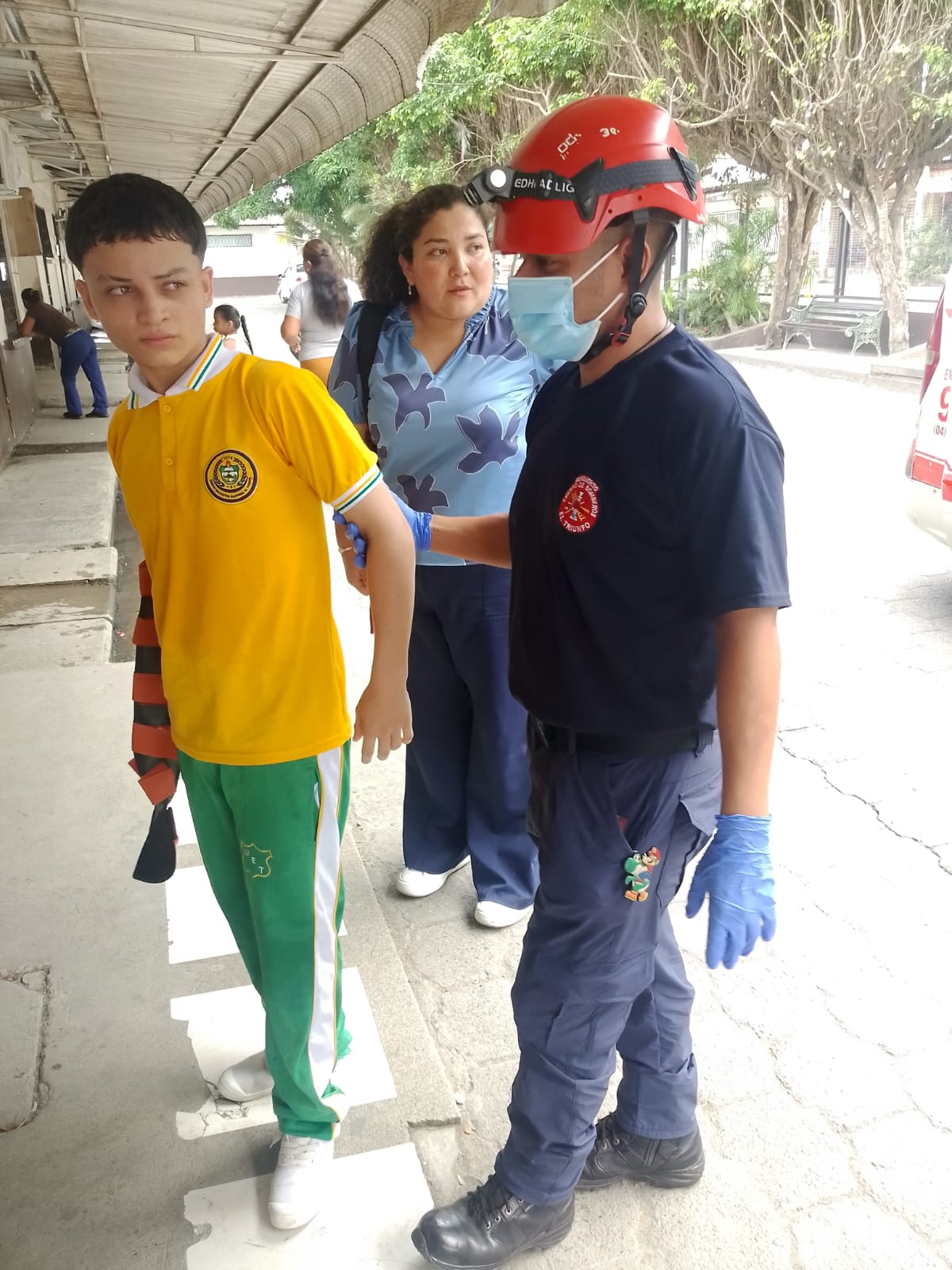 Traslado al hospital bàsico del Cantòn  El Triunfo